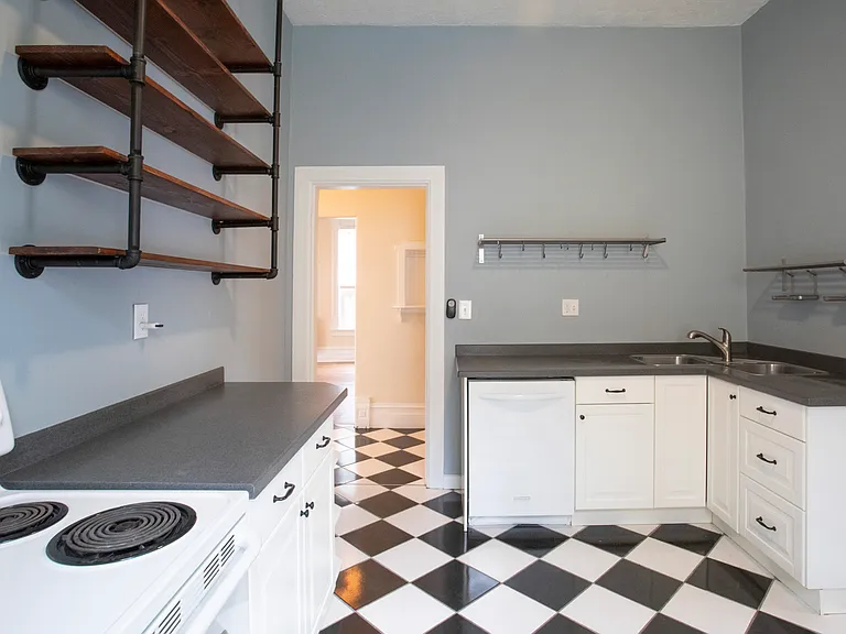 851 S Jefferson St — Photo 10