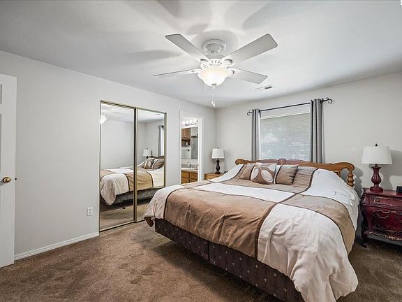 5th image of 3154 Lilac St