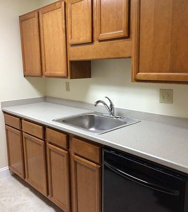 5th image of 44759 Woodlake Ct APT 728