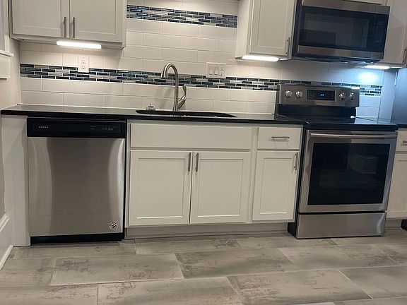 5th image of 33 E Blake Ave
