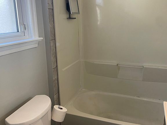 5th image of 837 Little Somerset St