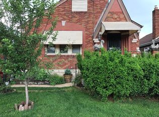 9326 Mackenzie Rd, Saint Louis, MO 63123