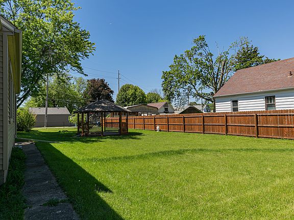 5th image of 1716 10th Ave