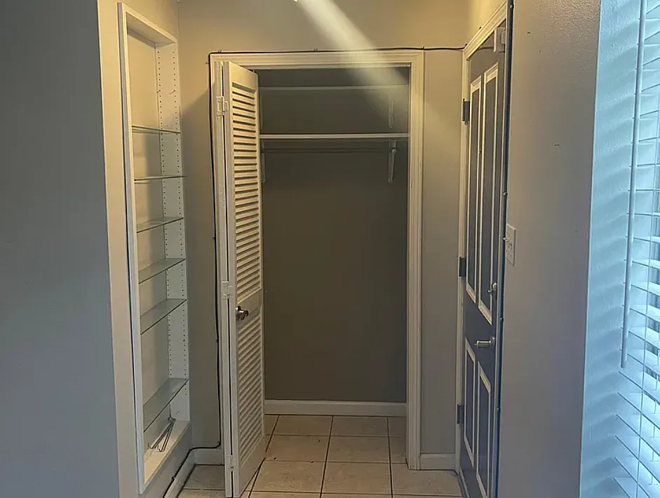 3 bed, 2.5 bath, 1800 sqft, $1,700 — Photo 3
