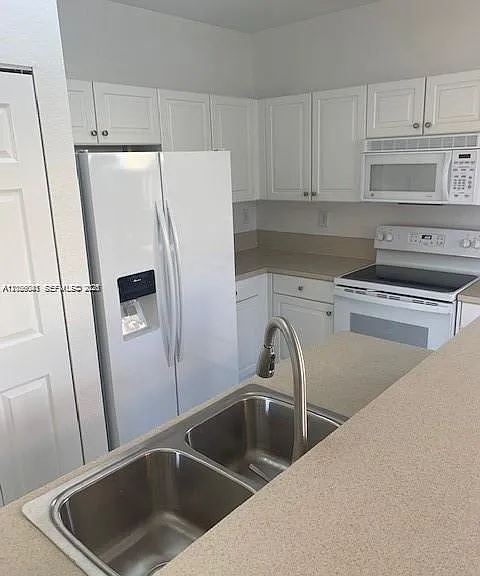 3355 NE 13th Circle Dr #10828 — Photo 7