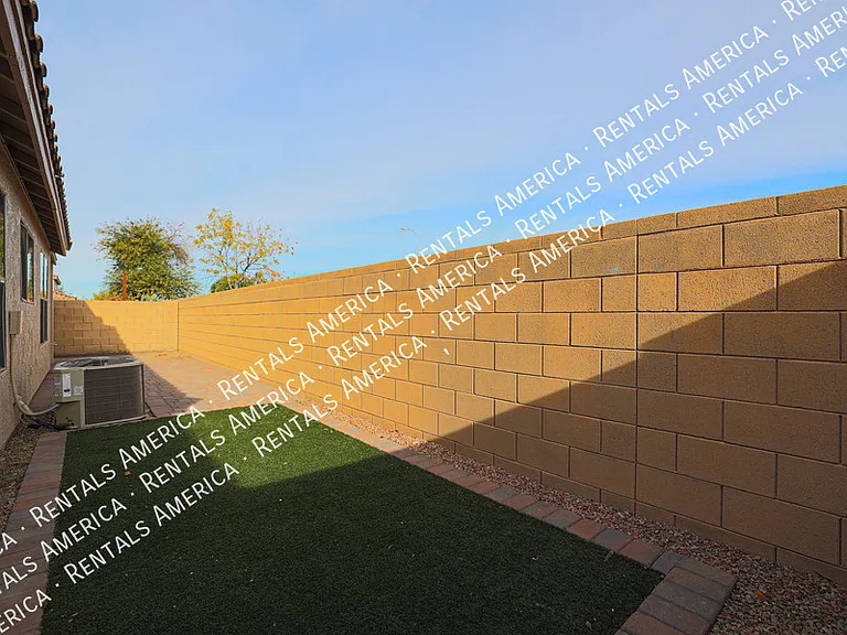 1324 S Mosley Ct — Photo 31