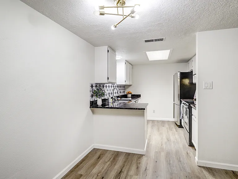 5801 Lowell St NE #B28 — Photo 8