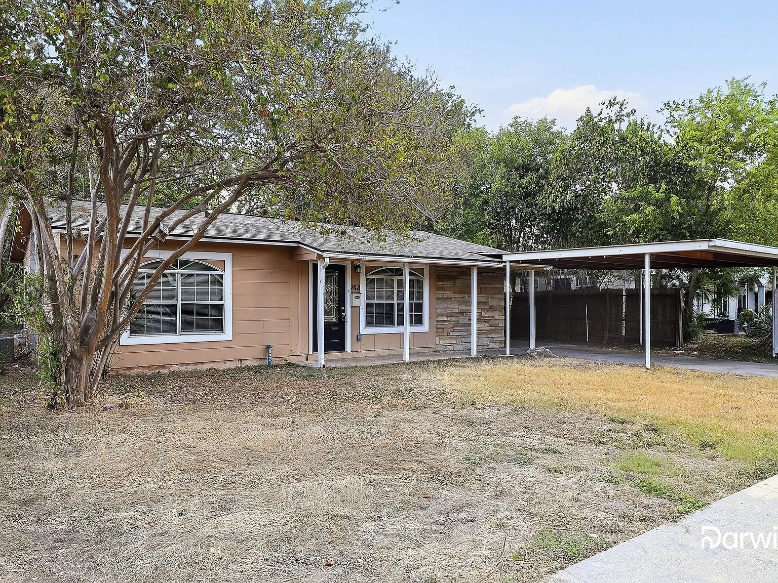 3 bed, 1.0 bath, 972 sqft, $1,325 — Photo 2