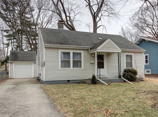 906 S Lynn St, Urbana, IL