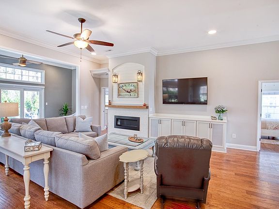 3rd image of 4478 Fringetree Dr.