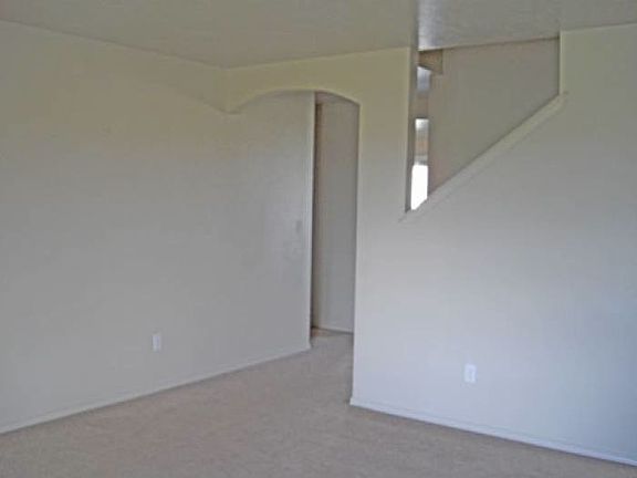 4th image of 4404 N Alester Ave