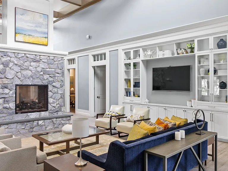 Cirrus Apartments — Photo 12