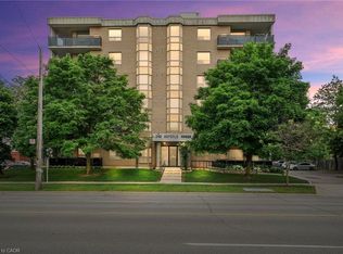 240 Quigley Rd #204, Hamilton, ON L8K 5M9