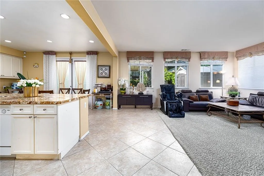 6513 Lunt Ct — Photo 3