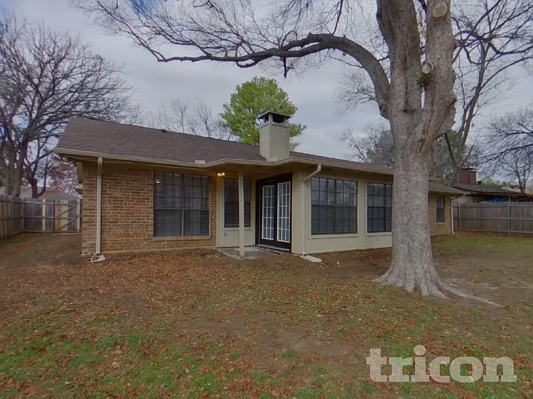 1020 Almond Dr — Photo 19