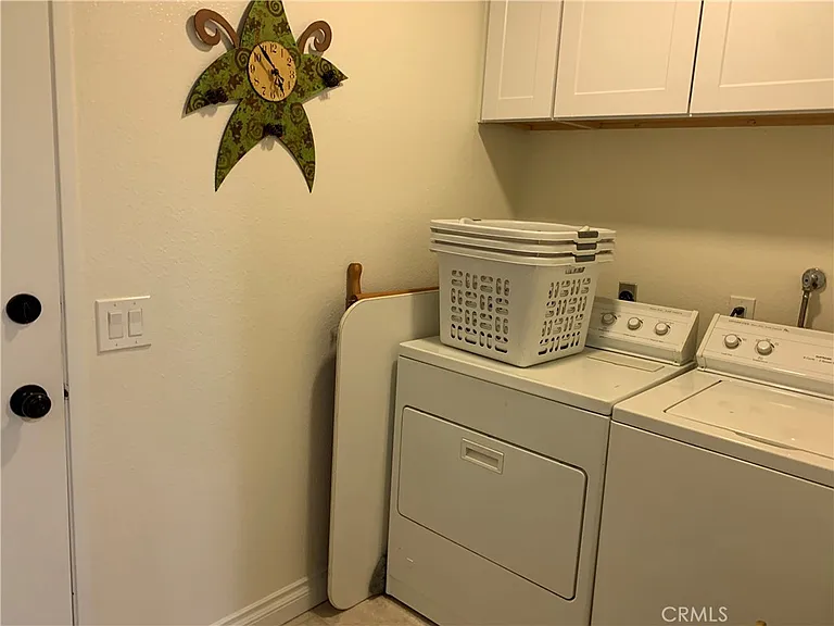 311 Stanford Ct — Photo 15