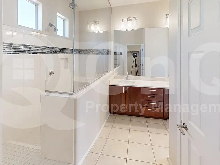 1015 W Spur Dr — Photo 13