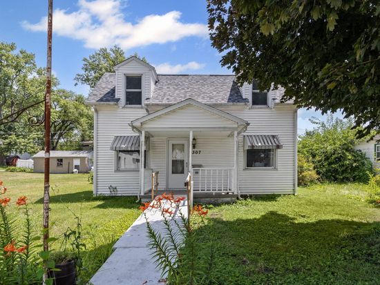 307 S Johnson St, Otterbein, IN 47970