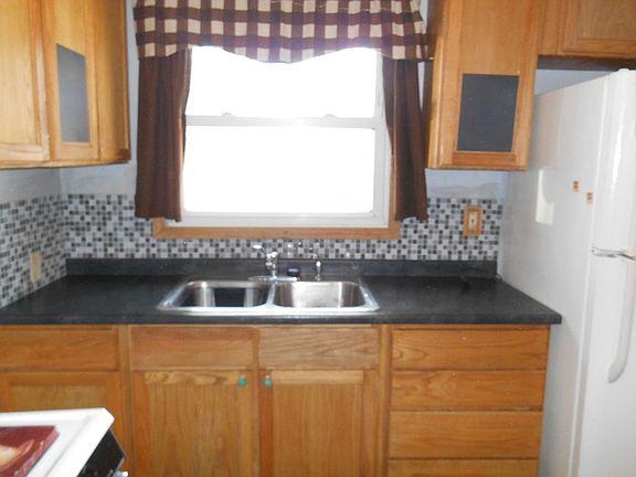 3rd image of 1219 Marshall Ave