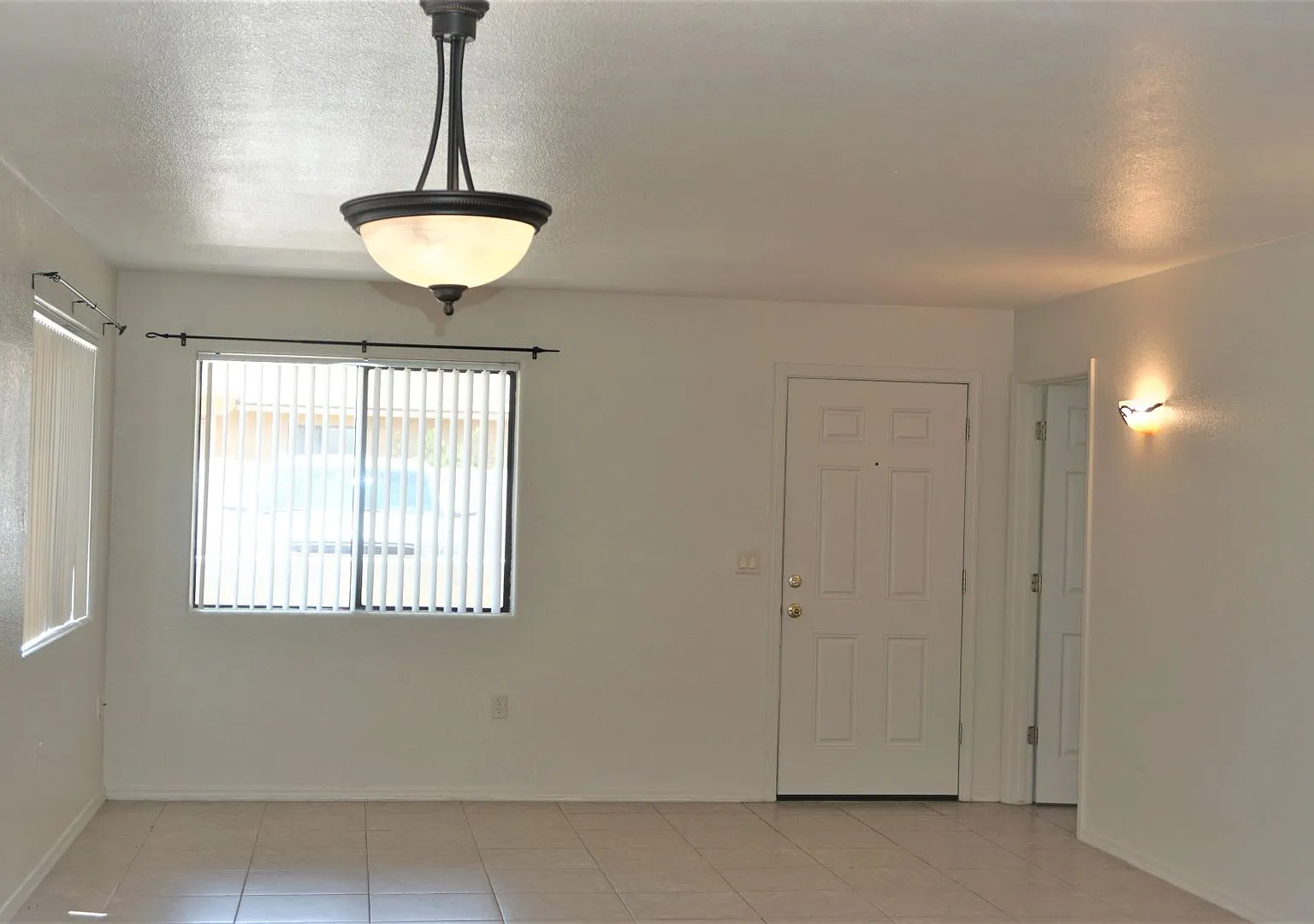 4410 Buena Loma Way Unit B — Photo 3