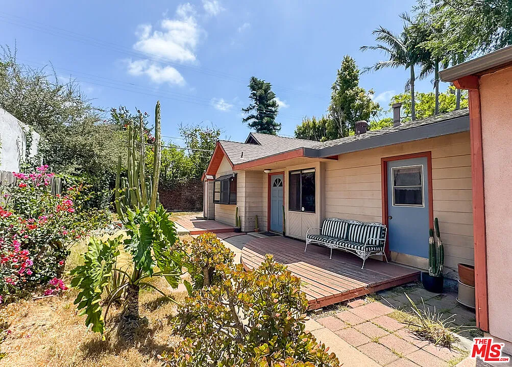 3 bed, 2.5 bath, 1566 sqft, $5,750 — Photo 4