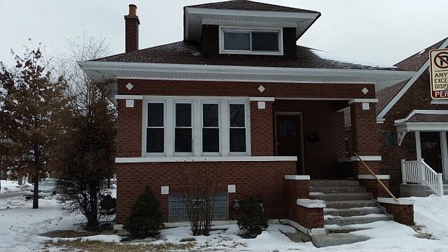 1st image of 5558 S Sacramento Ave