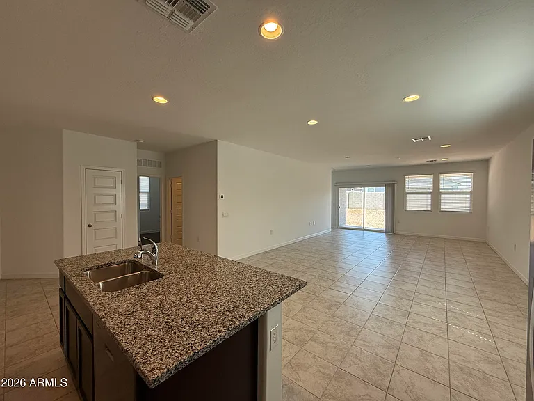 2474 W Sable Ave — Photo 13