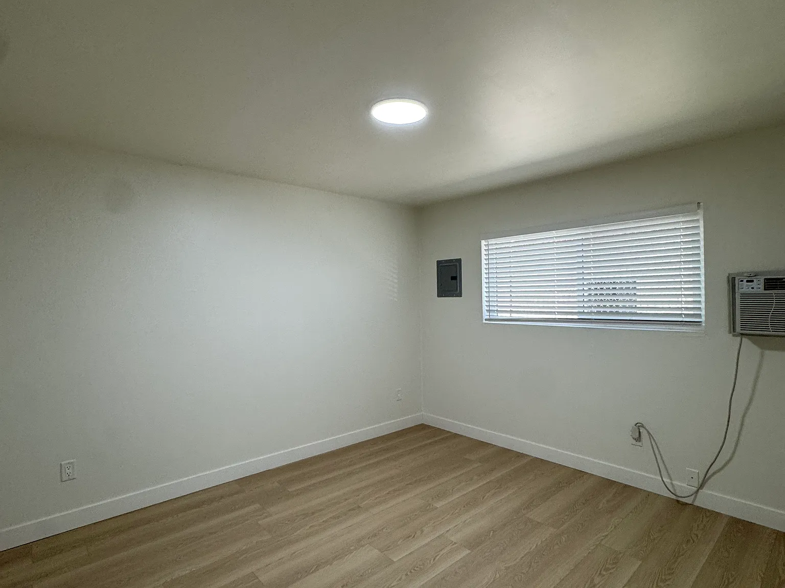 2 bed, 865 sqft, $2,750 — Photo 2