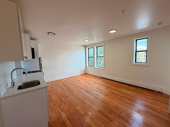 3rd image of 70 Lexington Ave #17E