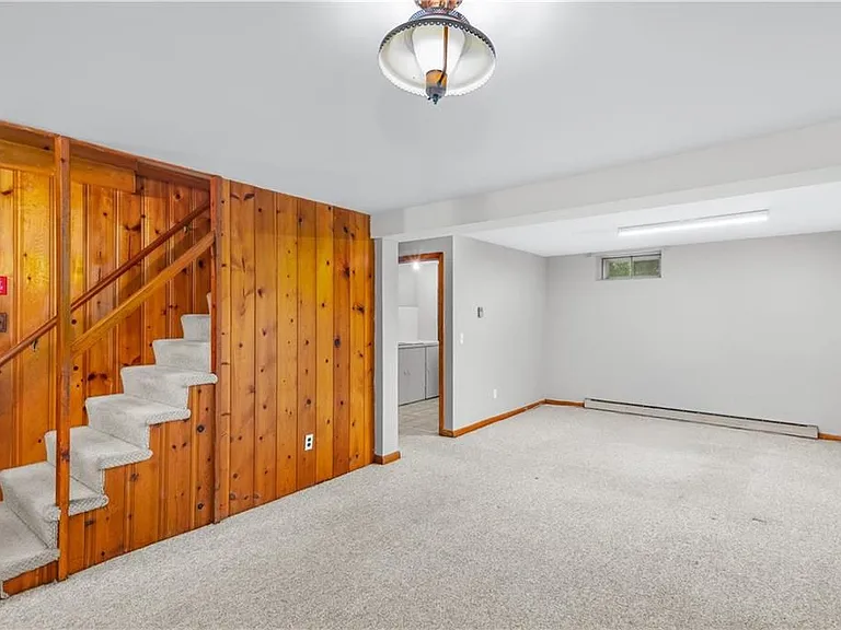 51 Ambrose St — Photo 38