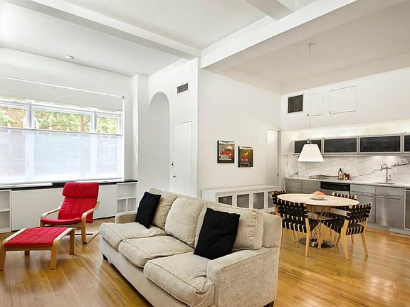 3rd image of 350 E 57th St #1A