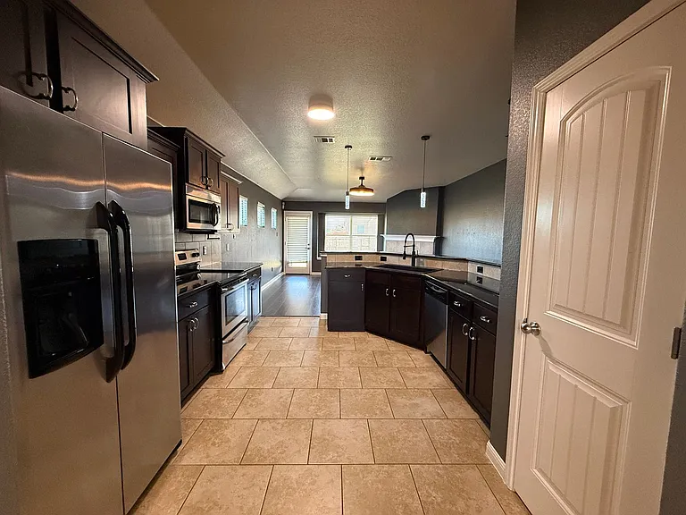 405 W Vega Ln — Photo 7