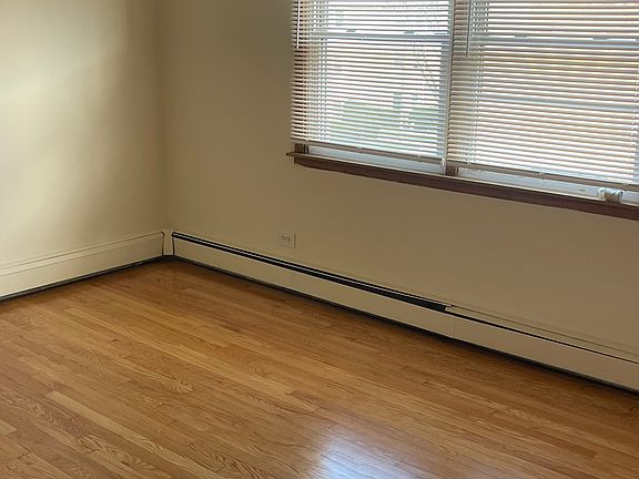 5th image of 5211 N Reserve Ave #3