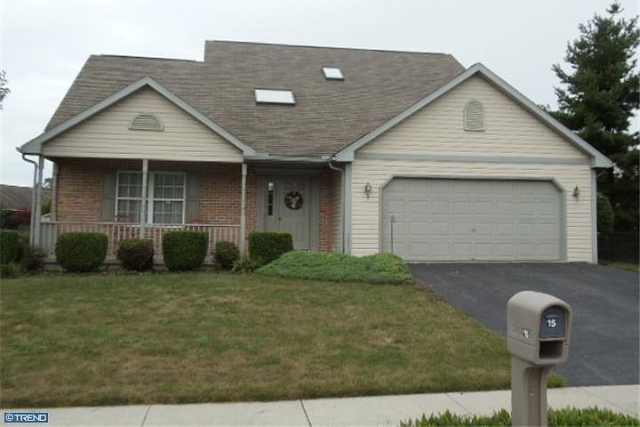1st image of 15 Brookfield Dr