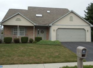 15 Brookfield Dr, Fleetwood, PA 19522