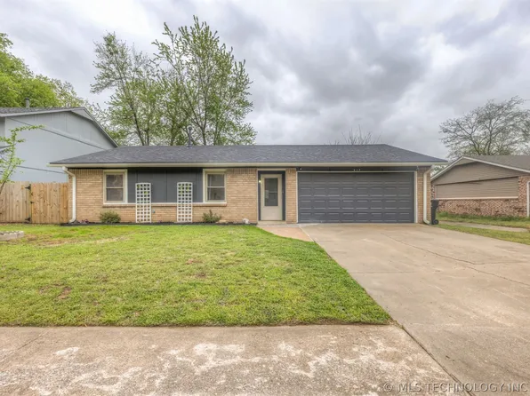 217 W Edgewater St, Broken Arrow, OK 74012