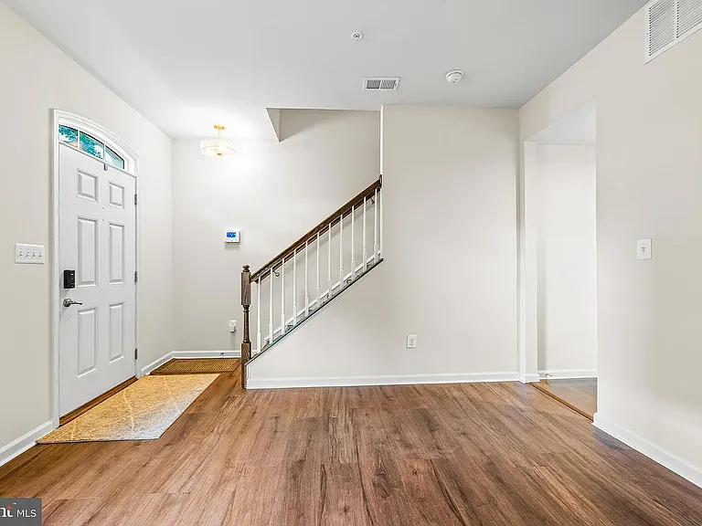 102 S Newkirk St — Photo 24