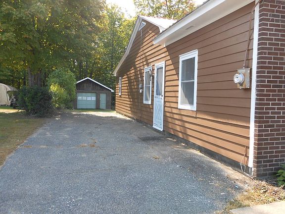 2nd image of 20 Champlain Dr