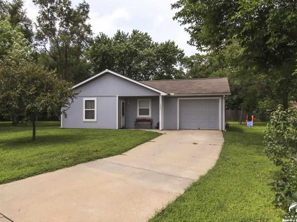 1701 Atherton Ct, Lawrence, KS 66044