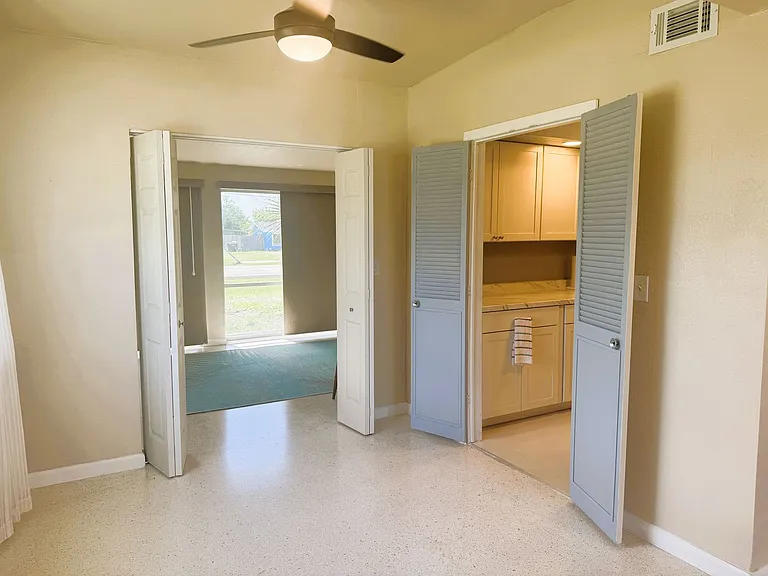 13880 Tamiami Trl — Photo 5