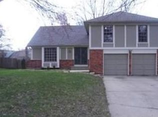 8012 Westgate Dr, Lenexa, KS 66215