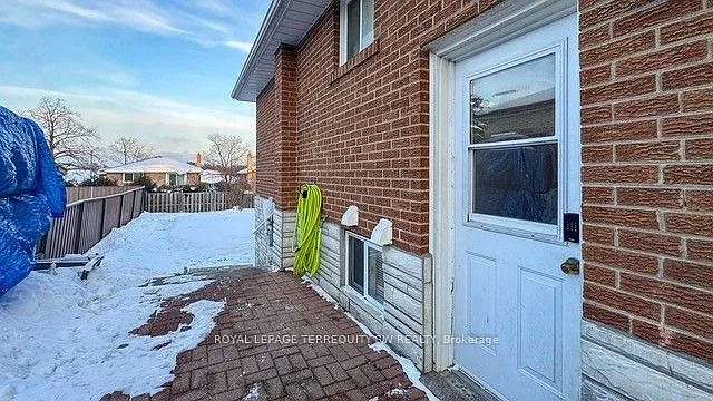 219 Beechgrove Dr #LOWER LVL — Photo 26