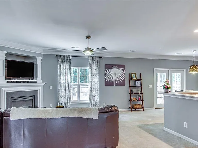6 Parkwalk Dr — Photo 4