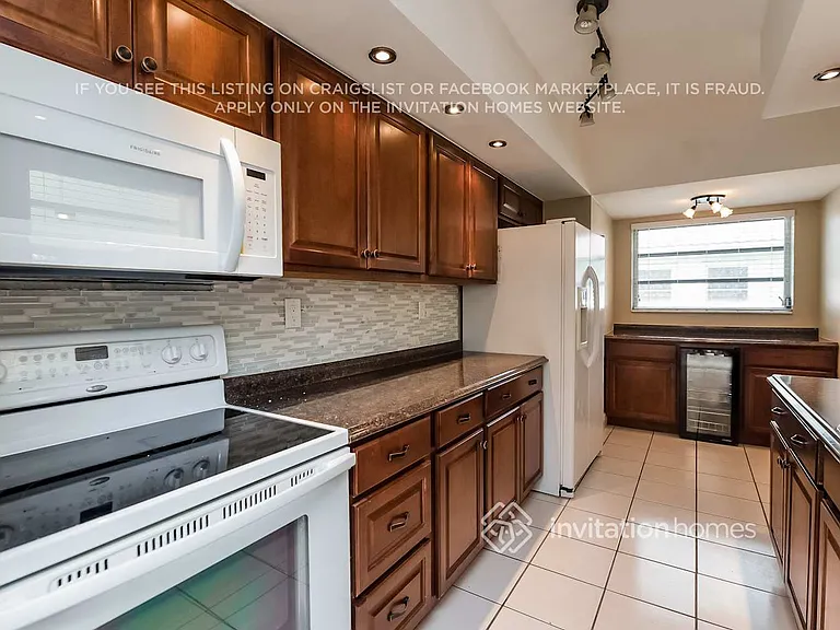 206 S 57th Way — Photo 7