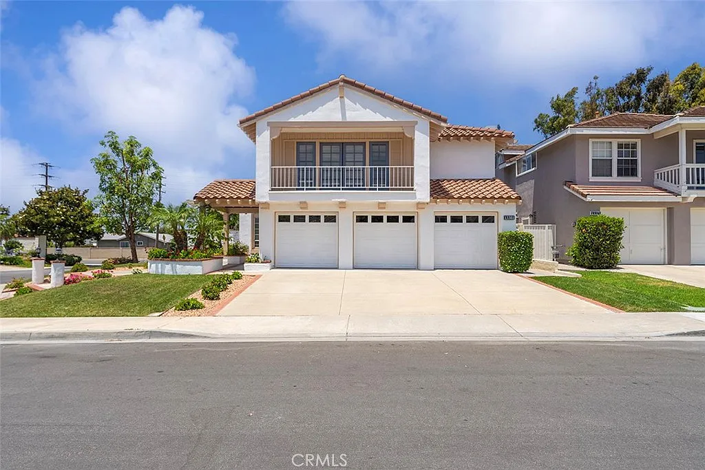 5 bed, 2888 sqft, $6,700 — Photo 1