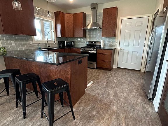 5th image of 1104 Bayridge Dr