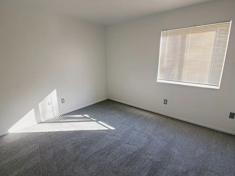 Sugarbush Apartments — Photo 176