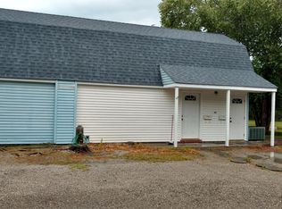 925 Slow Hand Ln, Moncks Corner, SC 29461