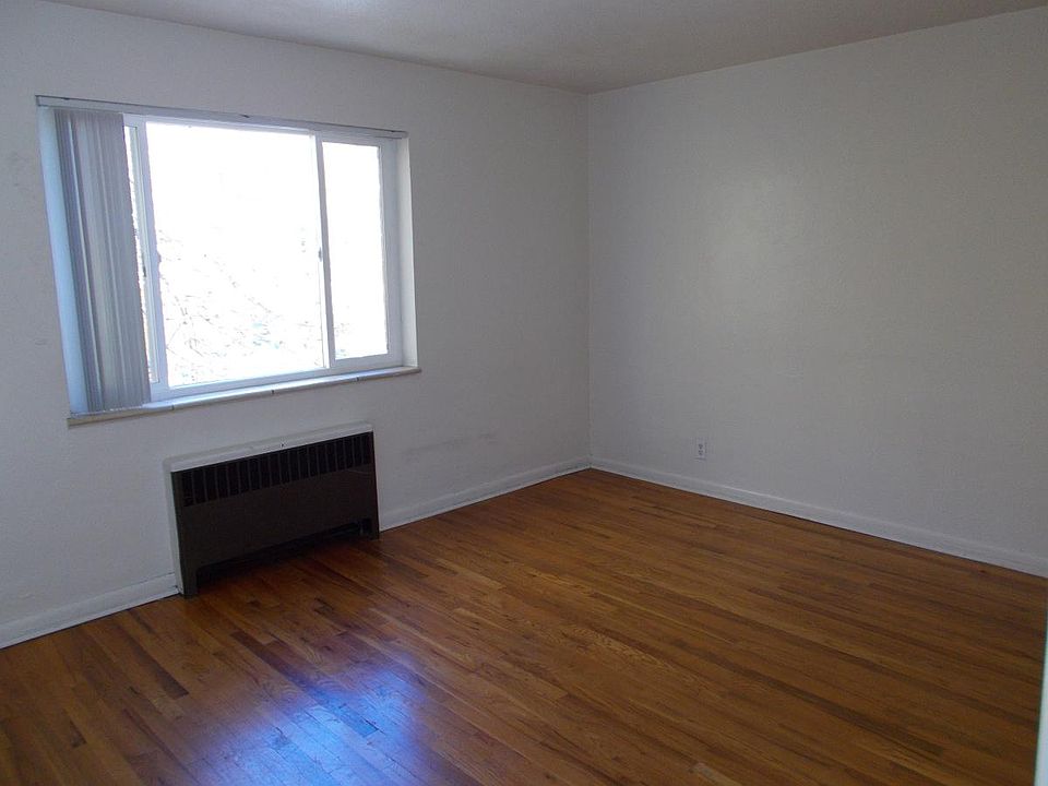 1st image of 1042 N Pearl St APT 202