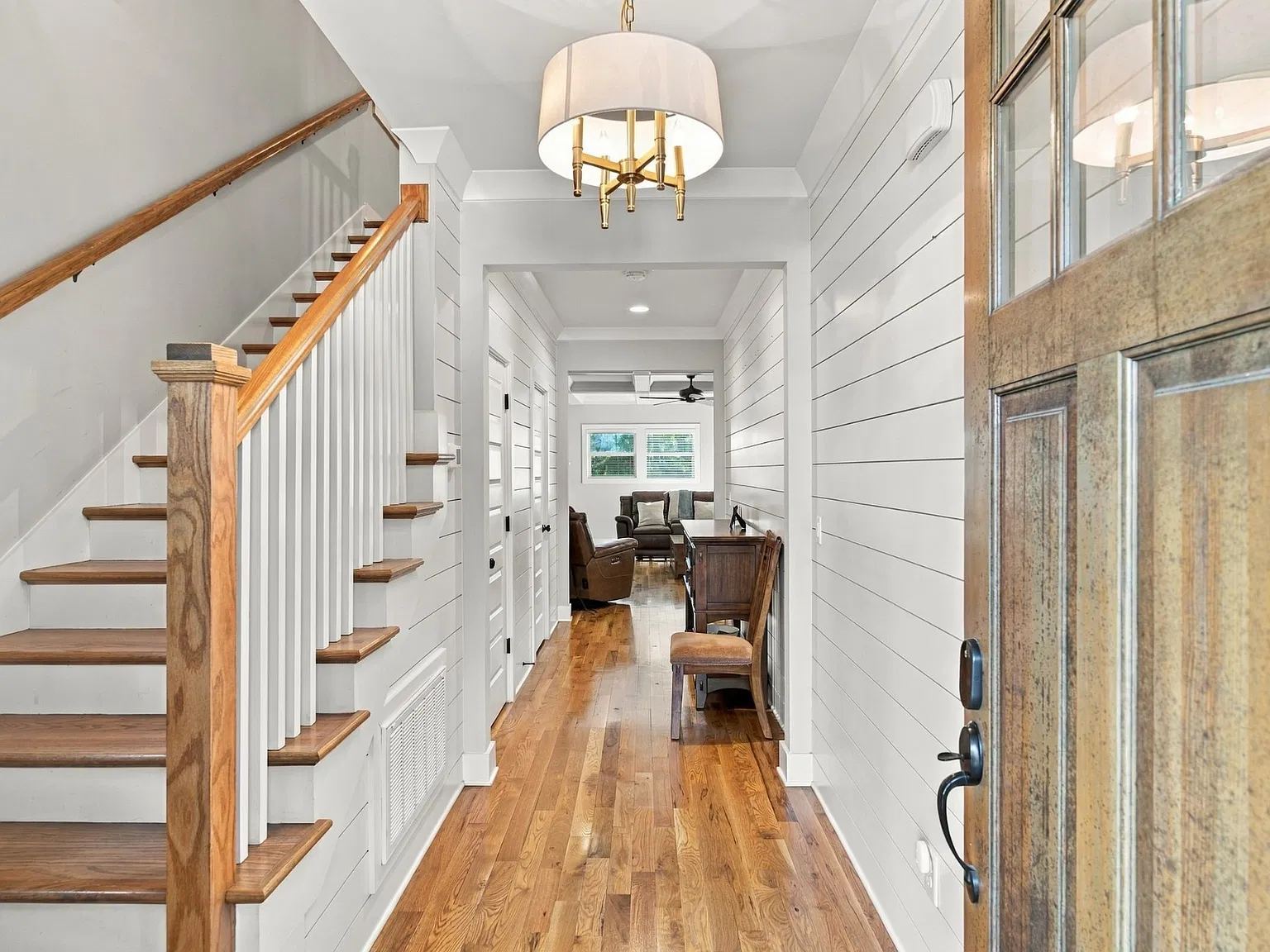 3 bed, 2.5 bath, 2447 sqft, $4,500 — Photo 3